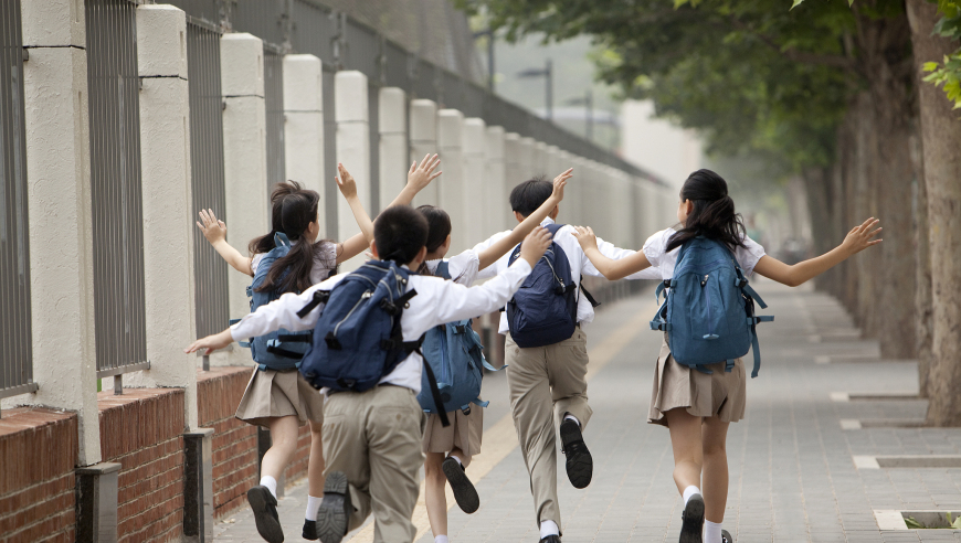 944cn二四六,周杰伦龙抬头给女儿剪发,经典解释落实_定制版V4.8
